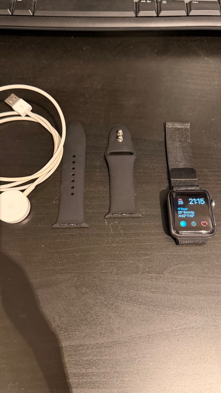 Apple Smartwatch: Apple Watch – D'occasion à Baar par Ensar_Kalender