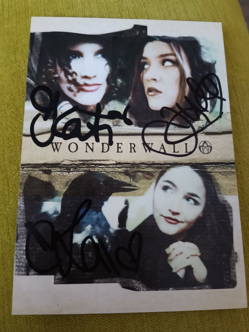 Autografi: Wonderwall - handsignierte Autogrammkarte – Usato da Menziken venduto da Artographs