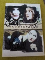 Wonderwall - handsignierte Autogrammkarte