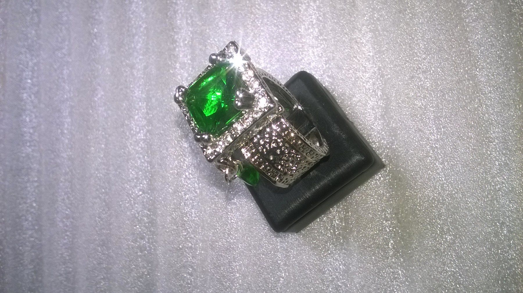 Ringe: ring modeschmuck,,mit grün kristall – Neu (gemäss Beschreibung) aus Basel von bijoutrie_4 4