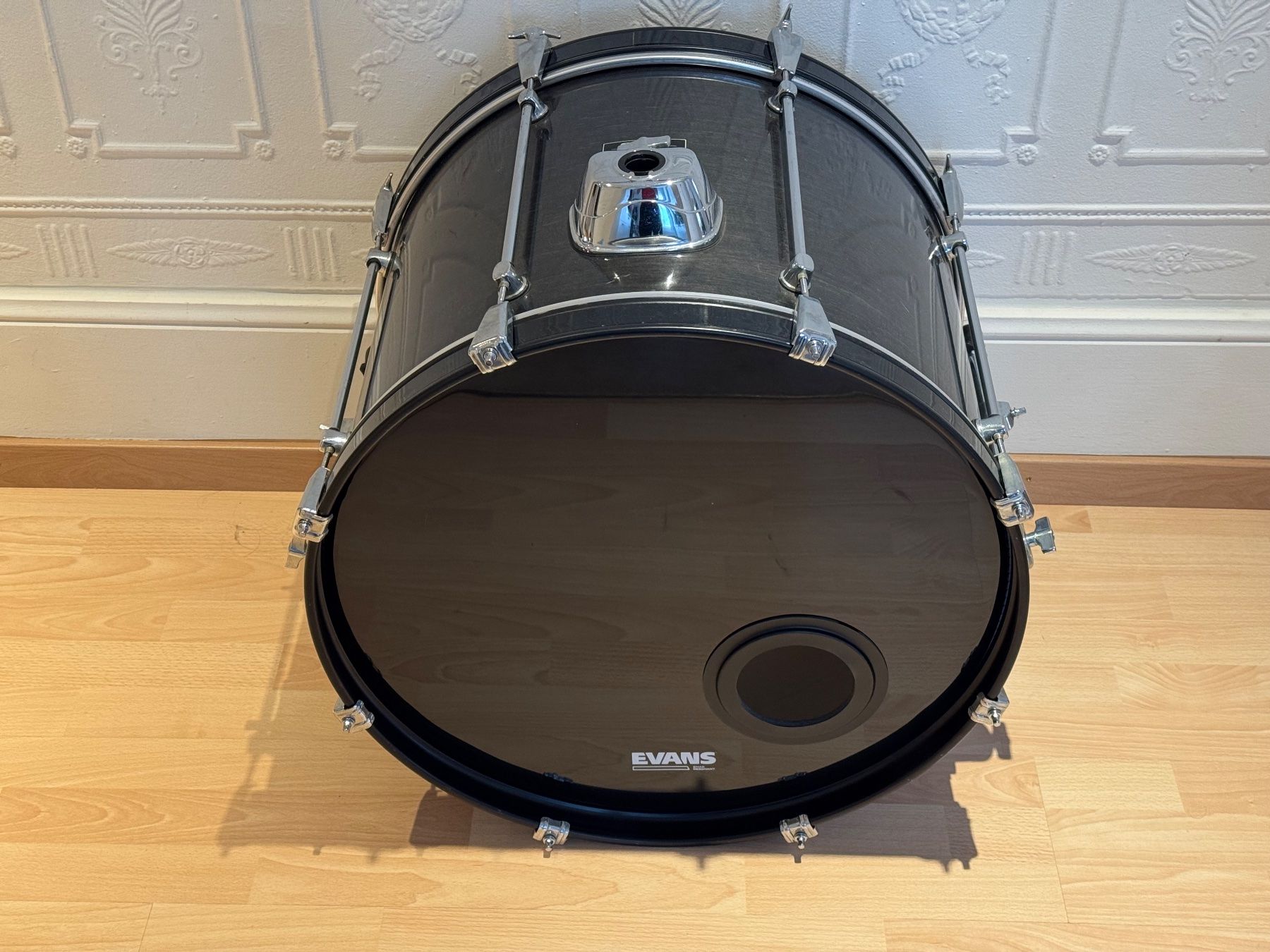Evans Musikinstrumente: Mapex Mars Bass Drum 22x18” - Great Condition with New Heads – Gebraucht aus Zürich von colorblindrummer 1