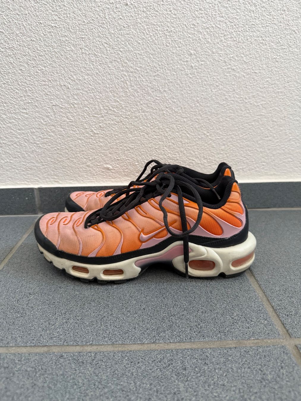 Nike Chaussures femmes: Nike Air Max Plus "Magma Orange Soft Pink" – D'occasion à Worb par le_castor