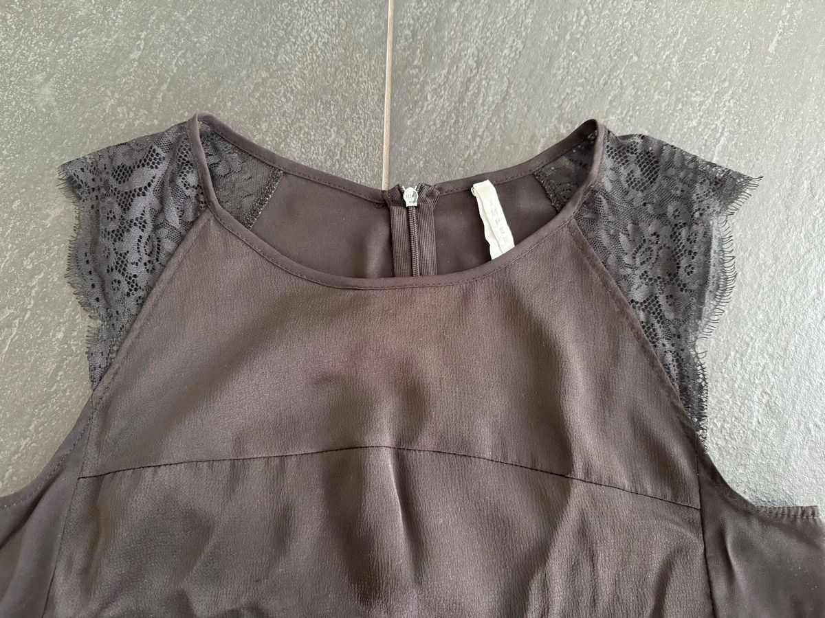 Blusen: Schickes Sommer Top mit Spitze, dunkelgrau, Grösse S – Gebraucht aus Orpund von Tomba34 2