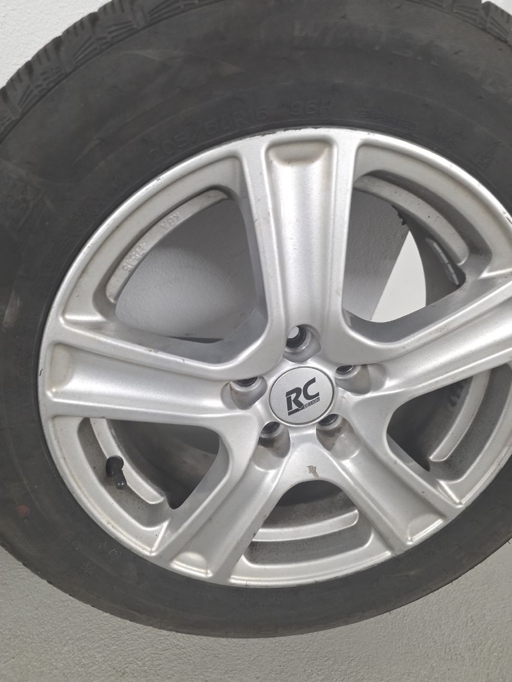 Subaru Cerchioni: Kompletträder 205 60 16 – Usato da Winterthur venduto da mag_nwf6 4