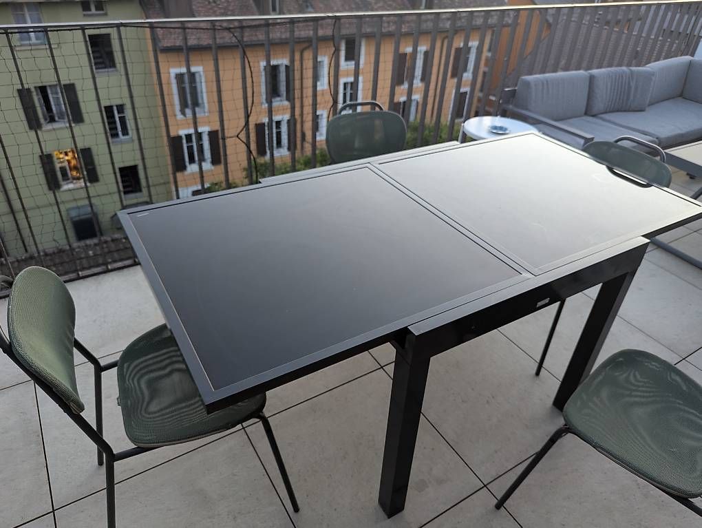 Tavoli: Table à manger d'extérieur 90x90 – Usato da Renens VD venduto da nor_y5hj 1