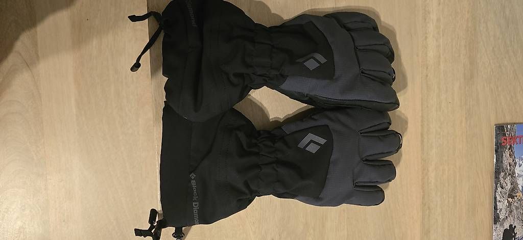 Guanti & manicotti: Handschuhe Soloist Glove black diamond – Usato da Thun venduto da Chantalhirt