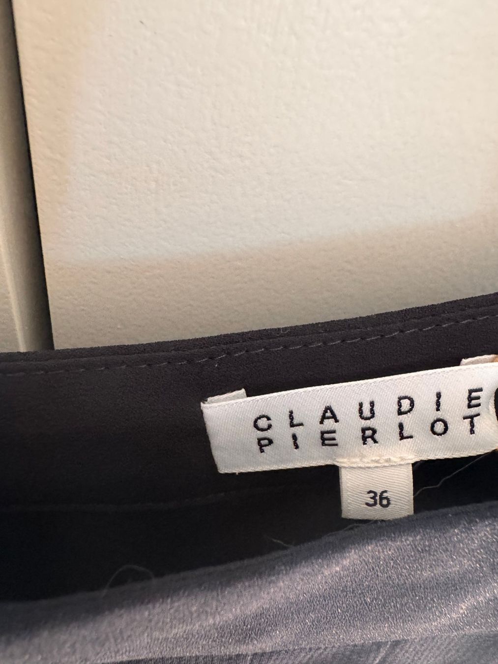 Claudie Pierlot Vestiti: Robe CLAUDIE PIERLOT rayée – Nuovo e nell'imballaggio originale da La conversion venduto da Repio 1