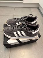 Adidas Sneakers