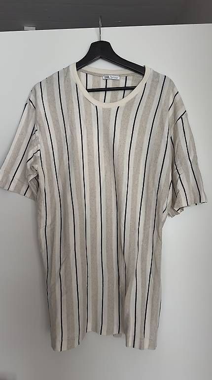 T-shirt: Zara T-Shirt – Usato da Schlieren venduto da mit_6lx7