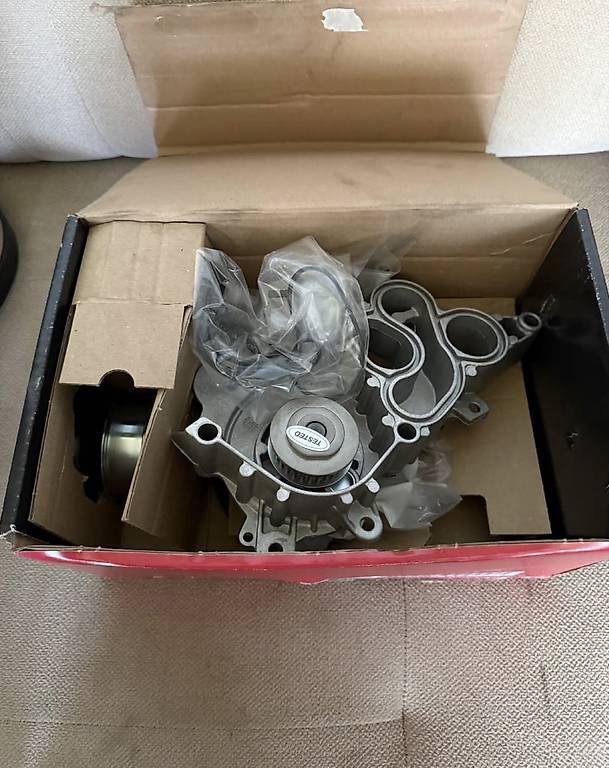 Tutti pezzi di ricambio auto: Wasserpumpe + Zahnriemensatz – Usato da Tägerschen venduto da EMCC