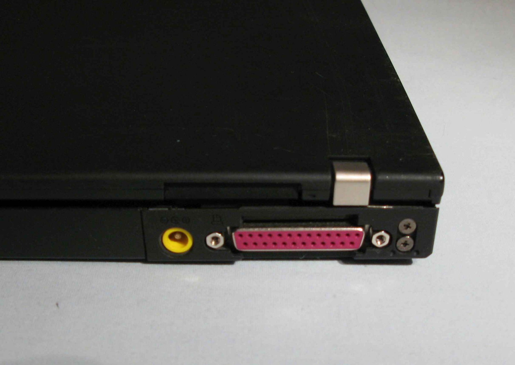 IBM Notebook: IBM T40, 1.5GB RAM, 60GB HD, Win XP Pro – Usato da Neftenbach venduto da Cbauma1 3