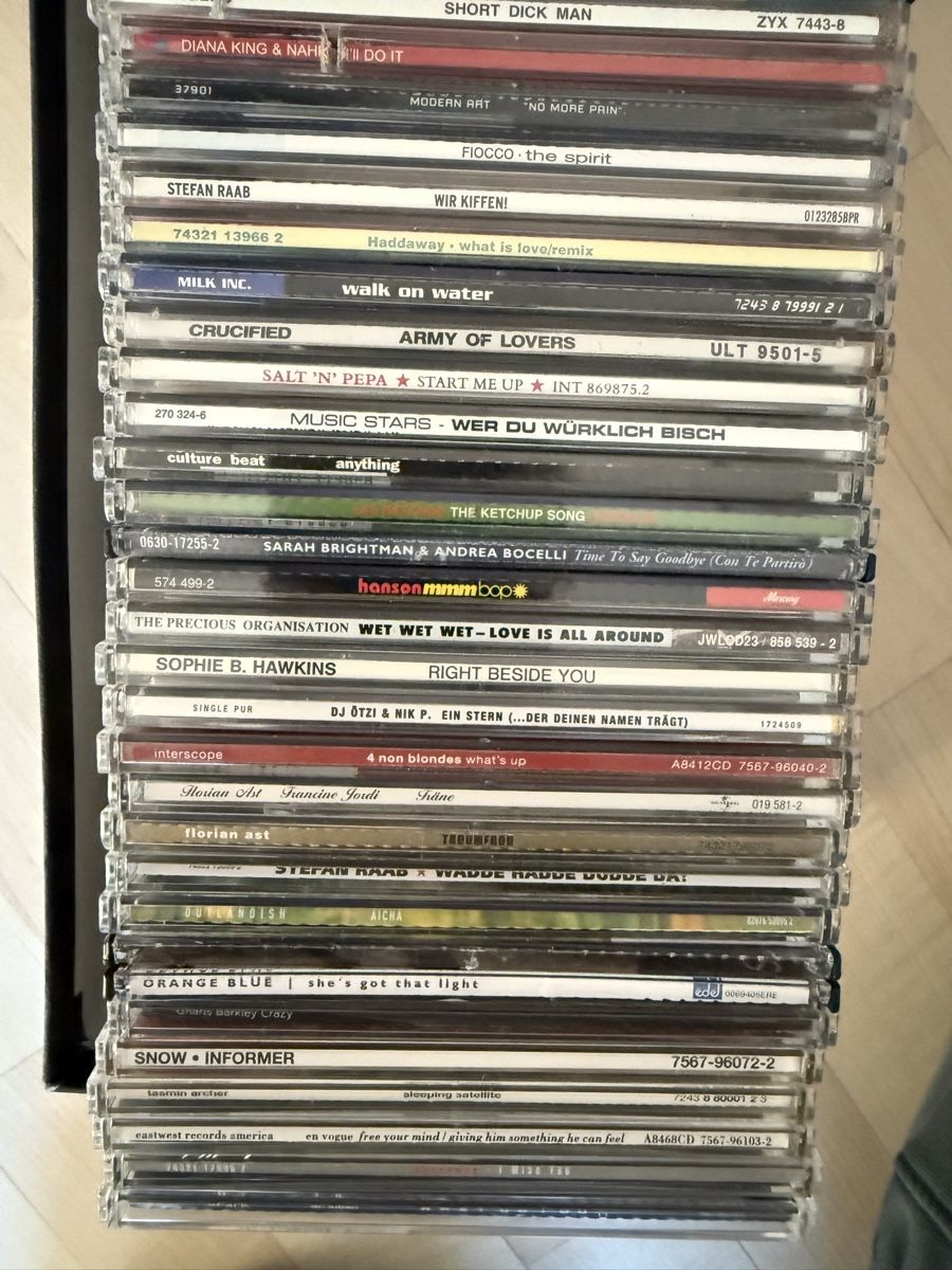 CDs: 60 Singles CD – Gebraucht aus Oberried Brienz von Chyara 2