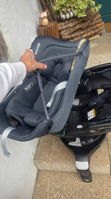 Seggiolini per auto: Maxi Cosi Coral 360 mit isofixbase – Usato da Hüttikon venduto da sav_db25 2