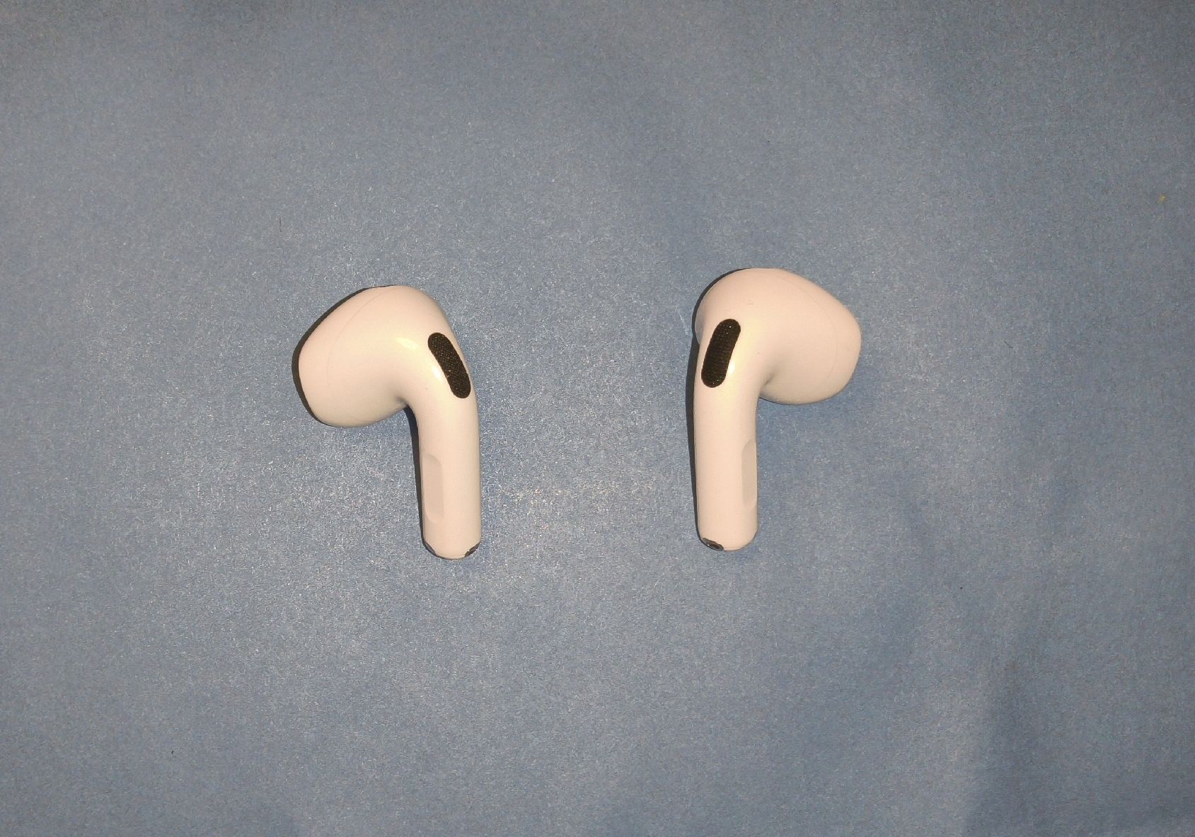 Apple Kopfhörer: Apple AirPods 4 ANC A3055 + A3056 – Gebraucht aus Zürich von edu_kvc6 1