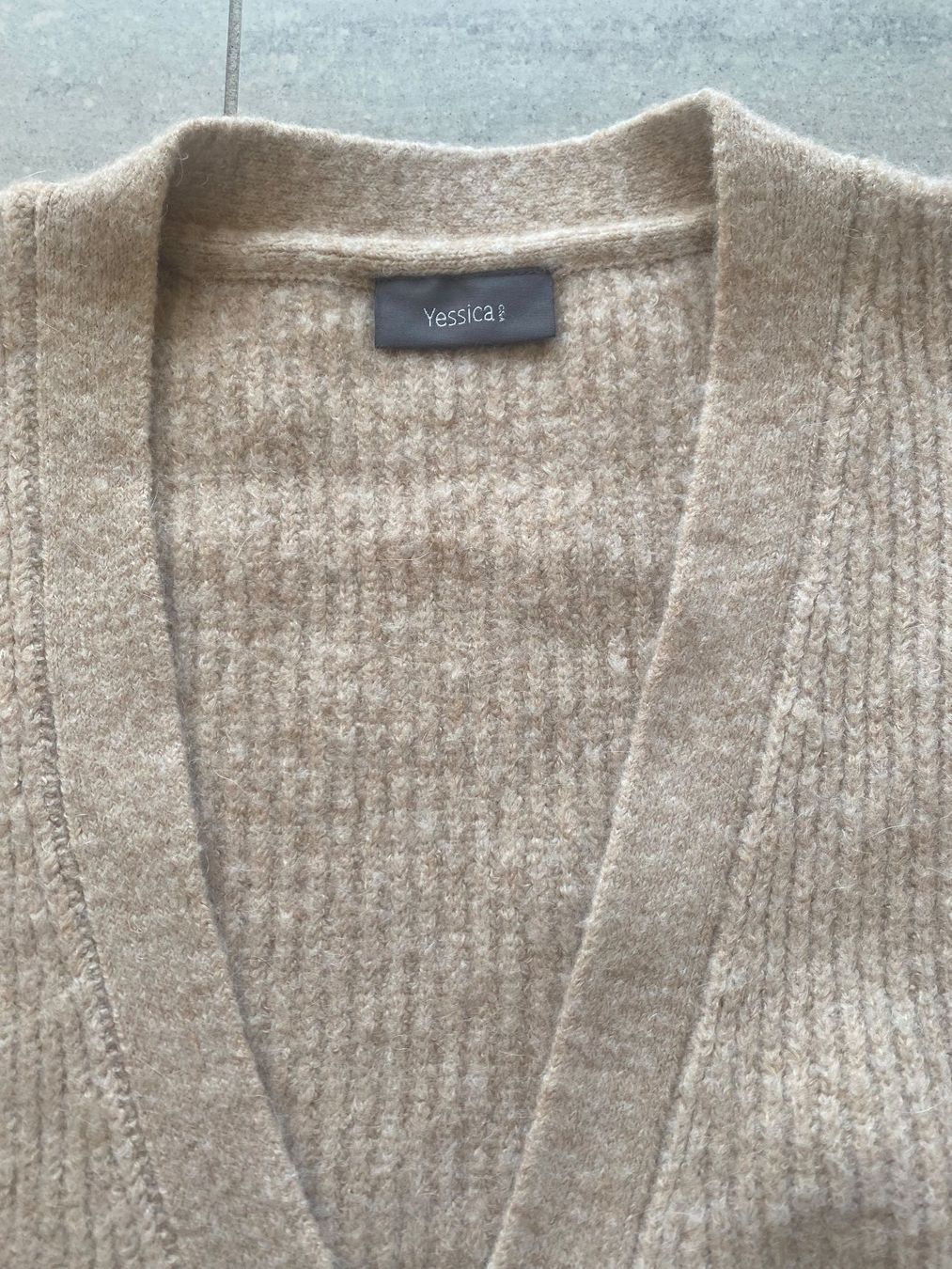 C&A Jacken: Strickjacke Yessica C&A in Grösse M – Neu (gemäss Beschreibung) aus Uetikon am See von cristalllina 1
