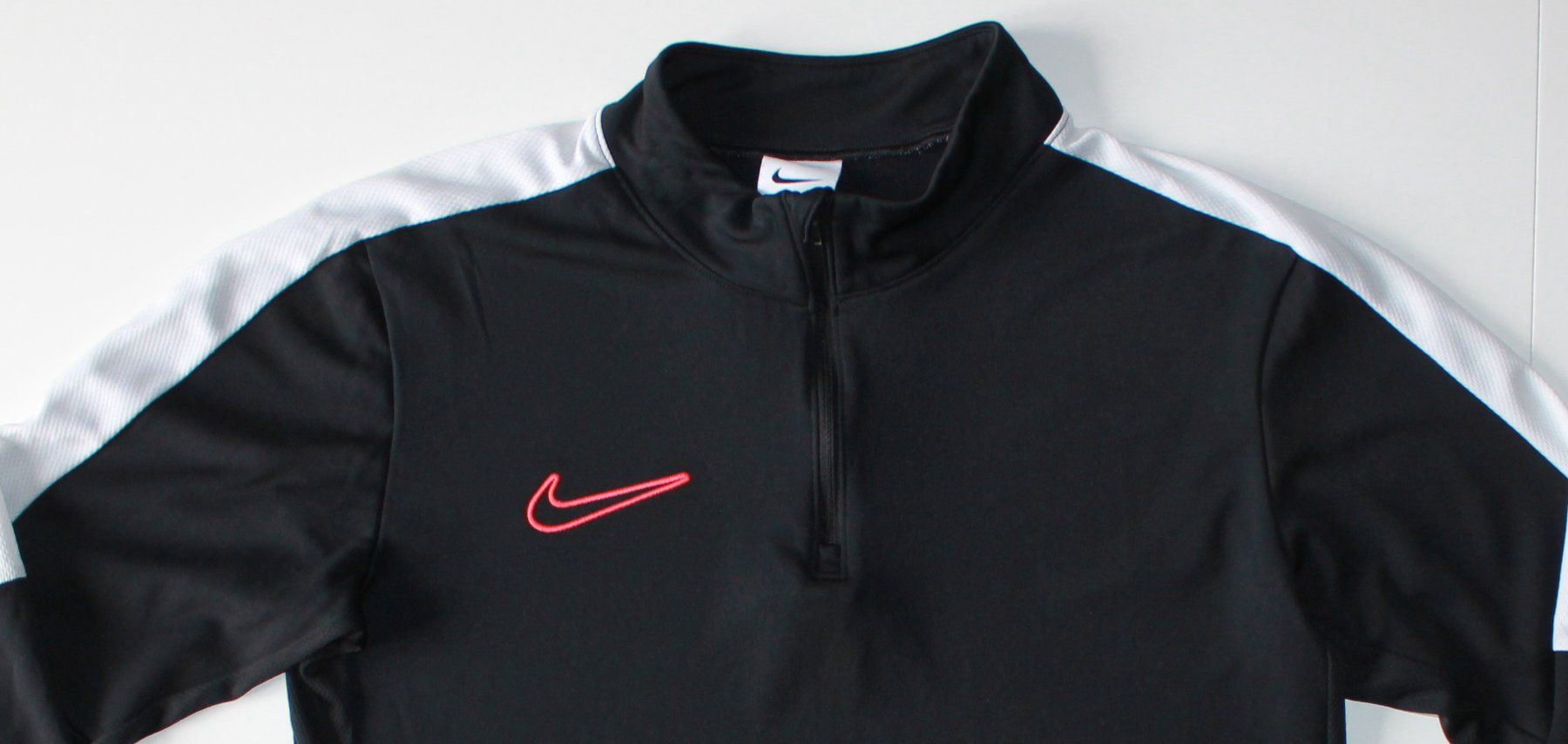 Nike Pullover & Sweatshirts: Pull Nike DRI-FIT noir  t. S – Gebraucht aus Peseux von Gilloss 1
