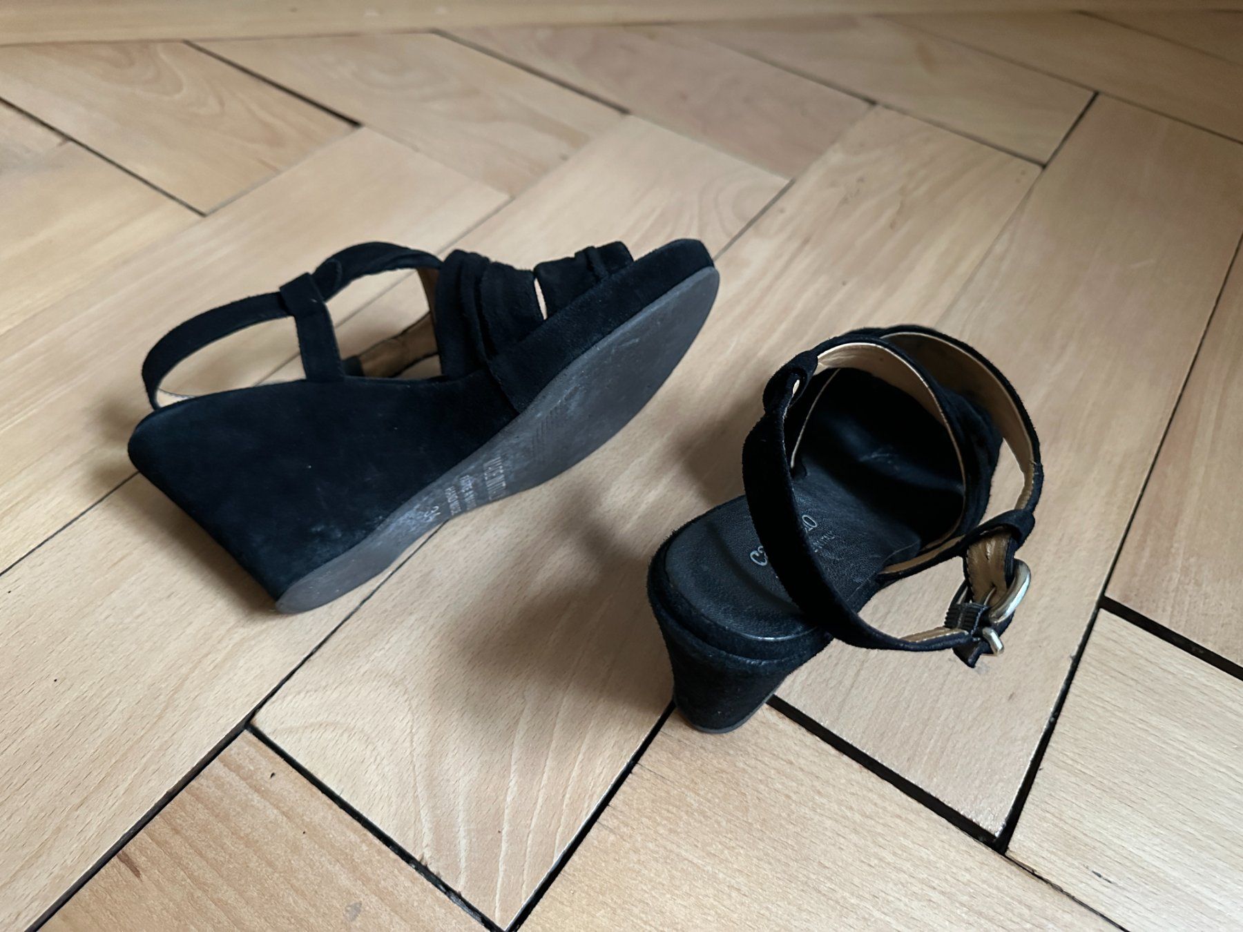 Scarpe da donna: CAPRICCIO - Keilabsatz Leder Sandale schwarz 34 – Usato da Zürich venduto da Diazaio 2