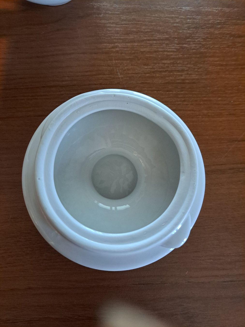 Set di piatti: Weisses Tee Set Teekanne, Milchkännchen – Usato da Rafz venduto da MuriFinn 4