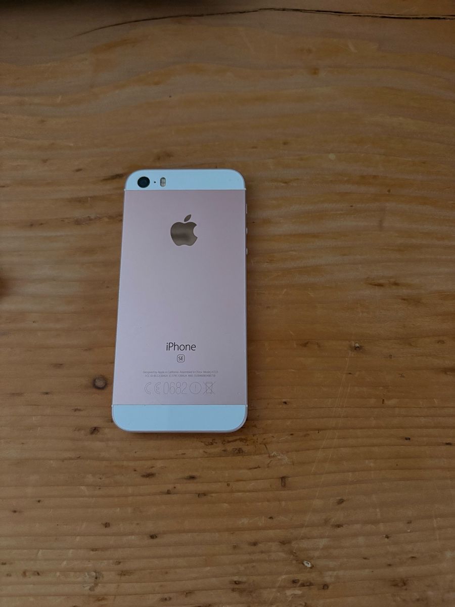 Apple Handys / Smartphones: Iphone SE – Gebraucht aus Basel von asprion