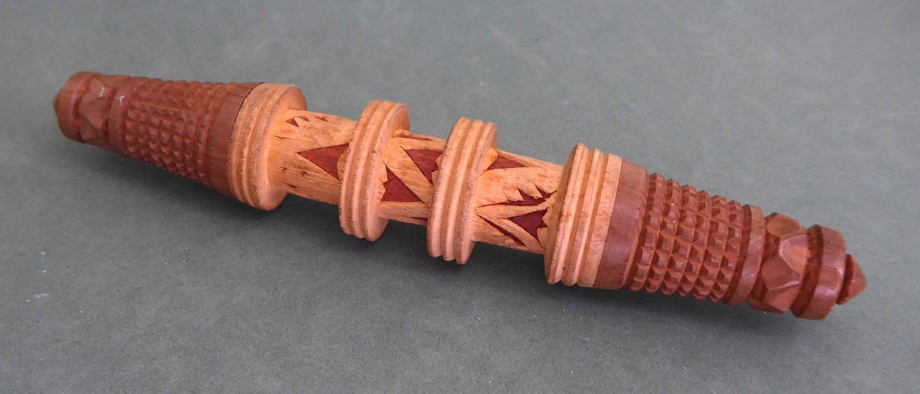 Articoli in legno: Antike Nadel Dose aus Holz Brienz – Usato da Muri AG venduto da silvermouse007