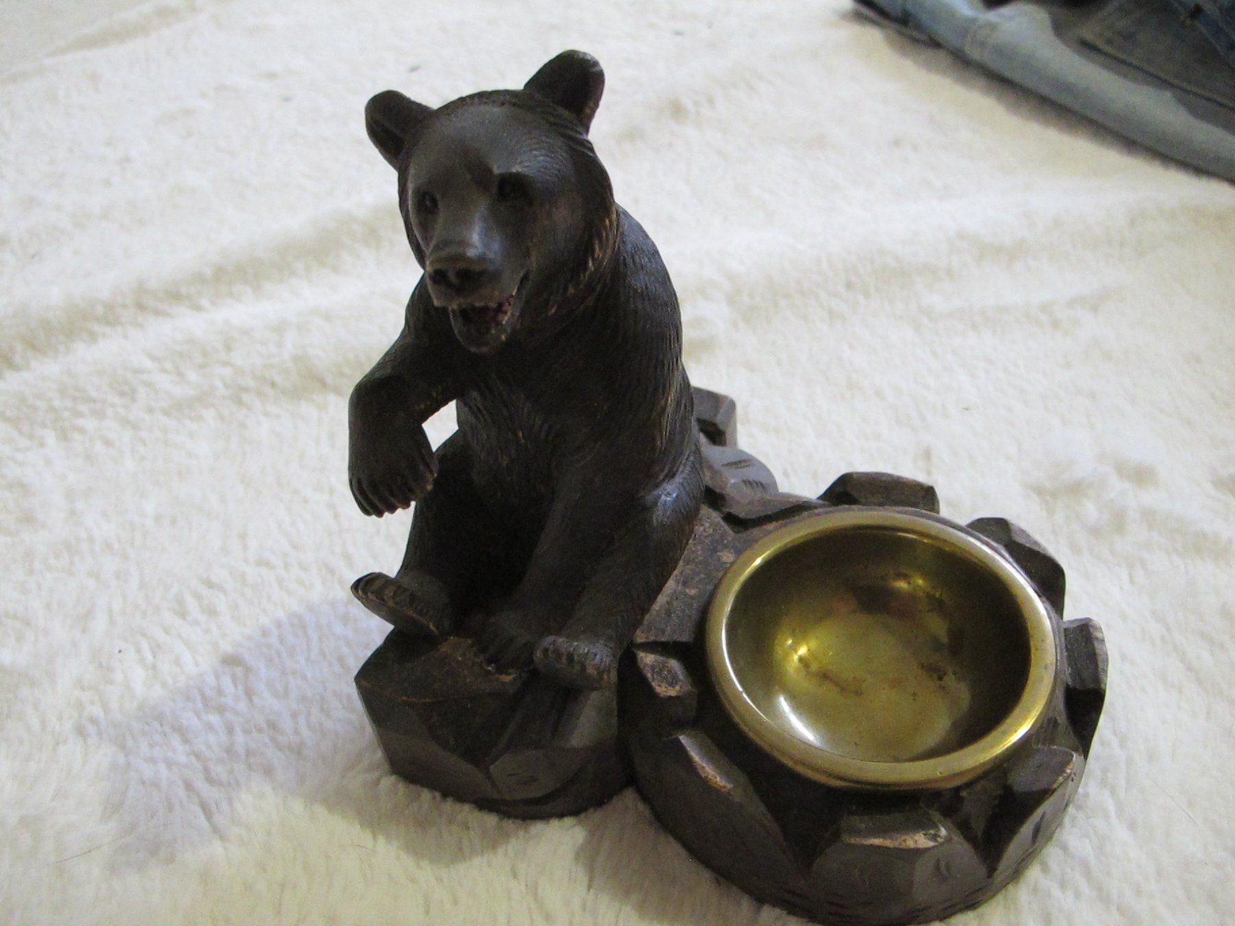 Figurines: Brienzer Bär Mit Aschenbecher Wunderschöne Fein Geschnitzter – D'occasion à Altnau par SwissGoldTime 1