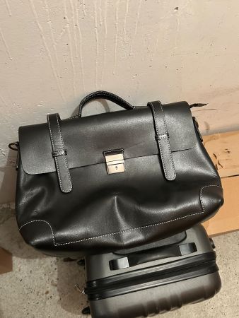 Schwarze Tasche aus Kunstleder(eco-friendly )