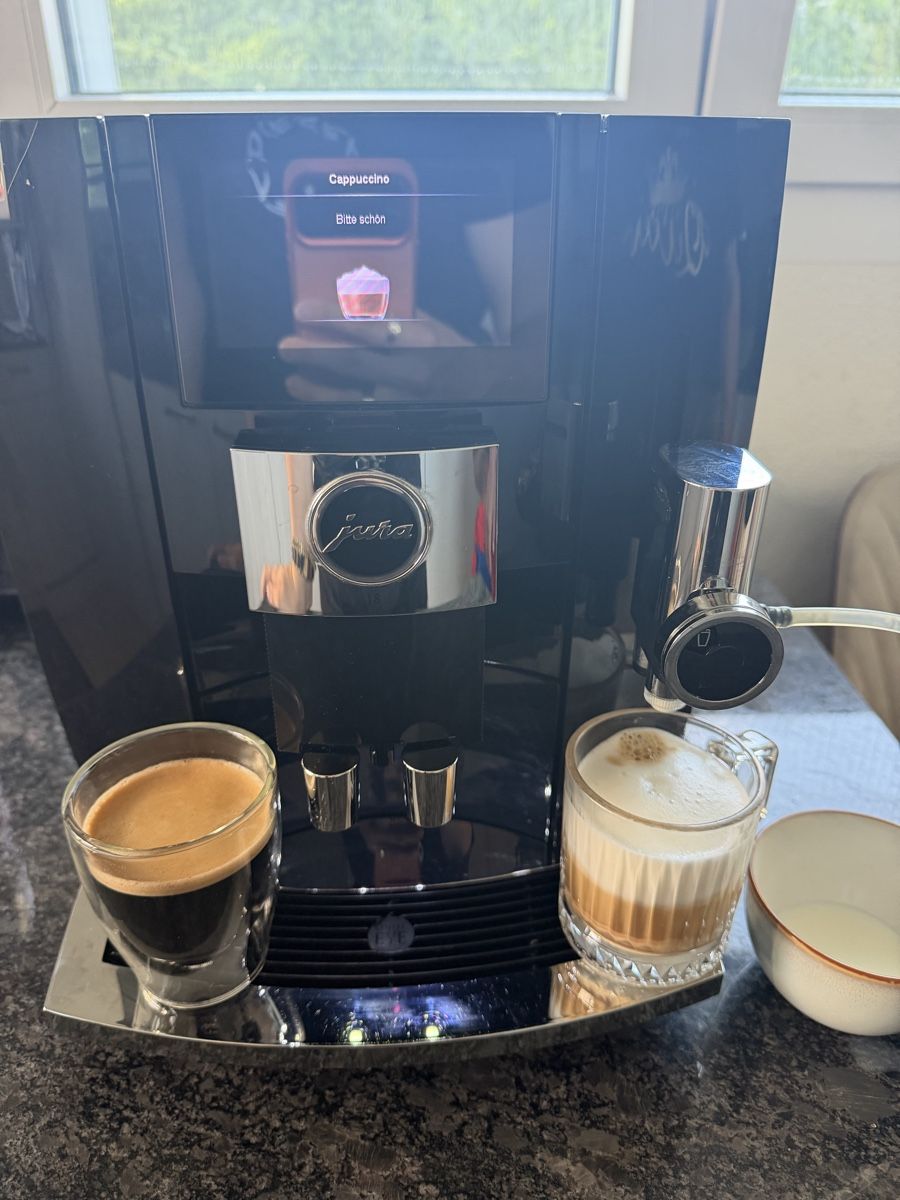 Jura Macchine per caffè & Macchine per espresso: Jura Impressa J8 – Usato da Buttikon SZ venduto da KaffeeGenussBronja