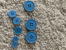 Knöpfe blau