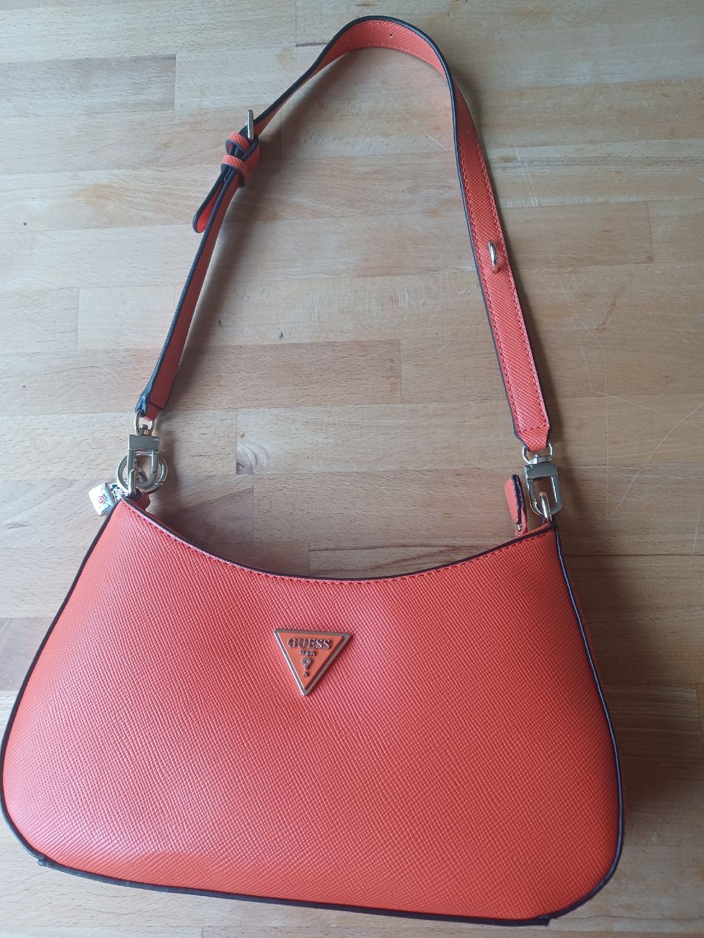 Guess Sacs femmes: Guess Handtasche – Neuf (Voir description) à Steinmaur par markys
