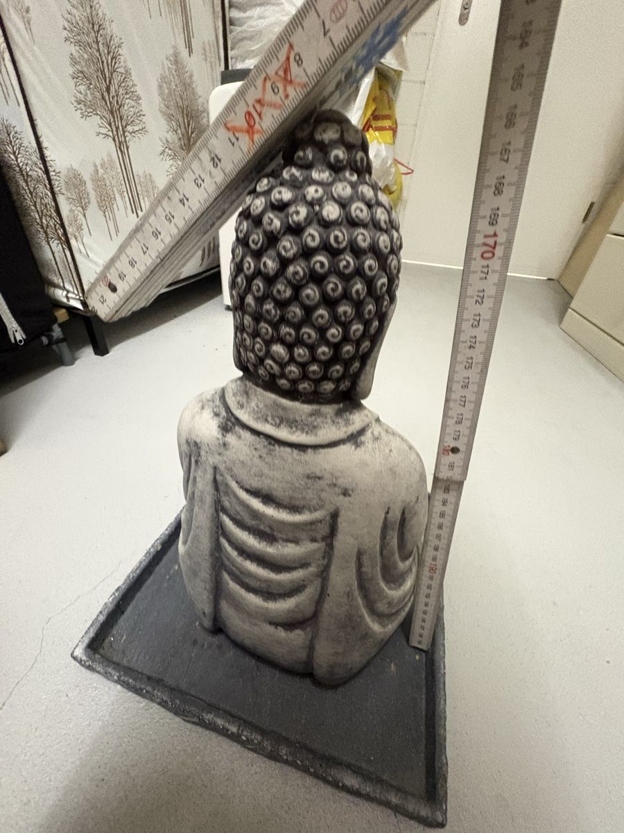 Tutte le decorazioni: Dekofigur Buddha Steinoptik H: ca. 28 cm – Usato da Neuenhof venduto da Himmel2 2