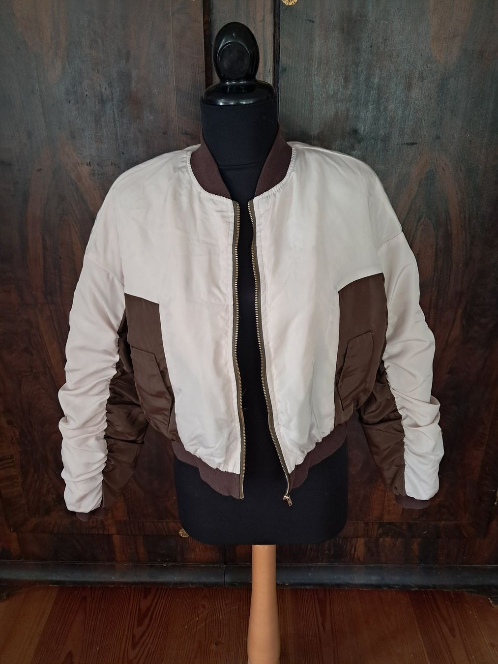 Jacken: Bomber Steppjacke . Offwhite/Braun . leicht . S . – Gebraucht aus Leuggelbach von schmetterlings-fee