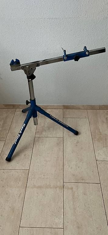 Cavalletti per biciclette: Velo Montageständer – Usato da Mägenwil venduto da Eambauen
