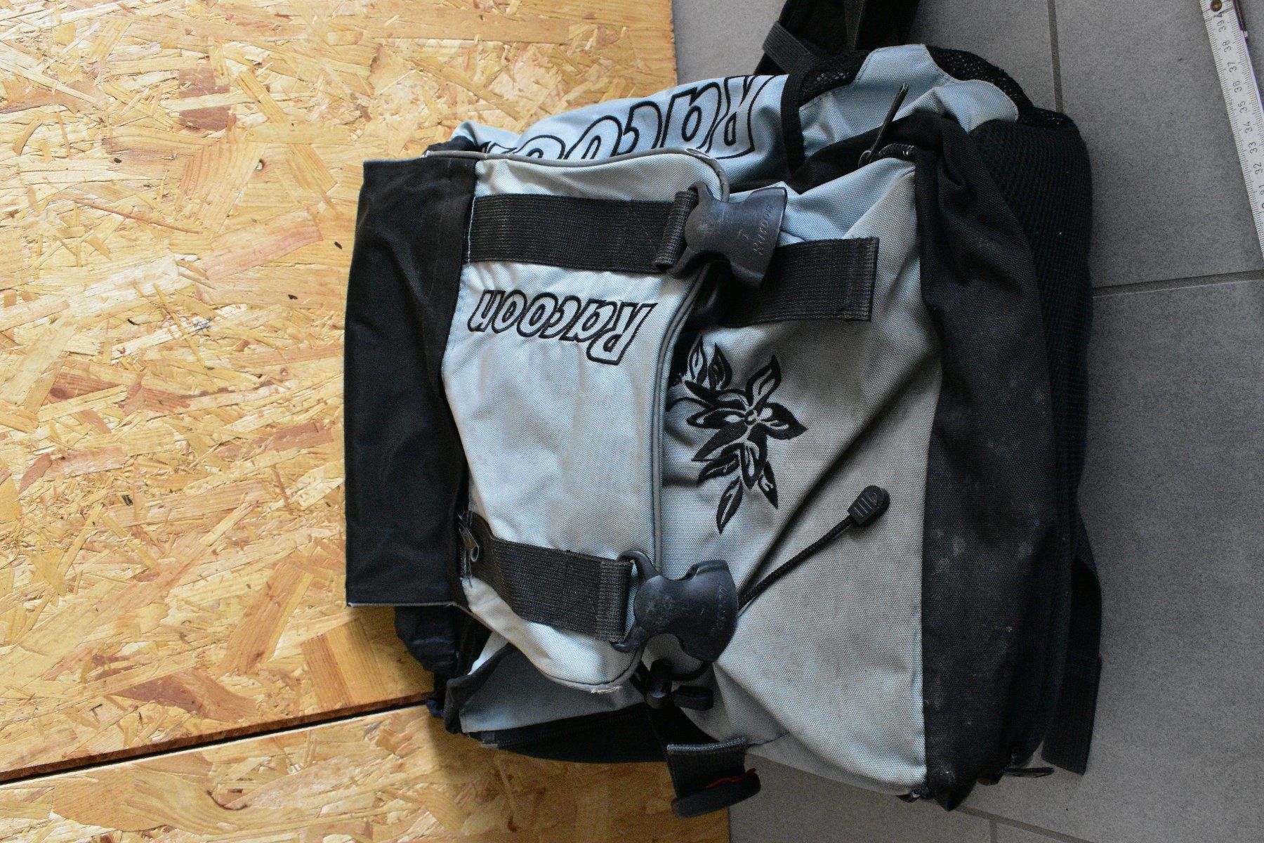 Allestimento di negozi e stand fieristici: Racoon Schulrucksack – Usato da Winterthur venduto da seh_9dhc 4
