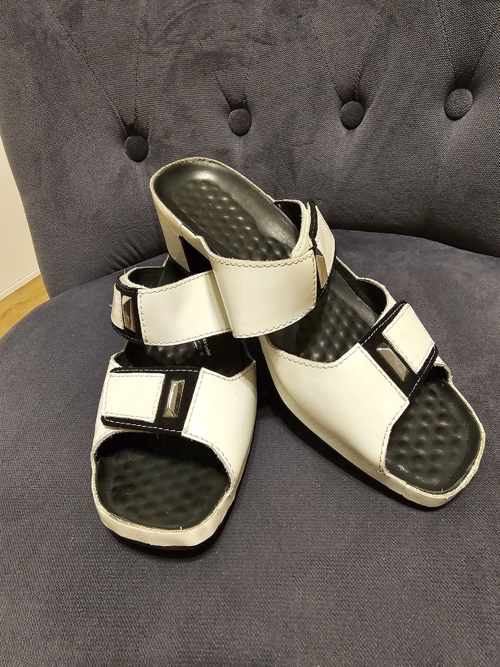 Damenschuhe: mules VITAL T.38 blanc crème laqué – Gebraucht aus Bulle von Diamant.15