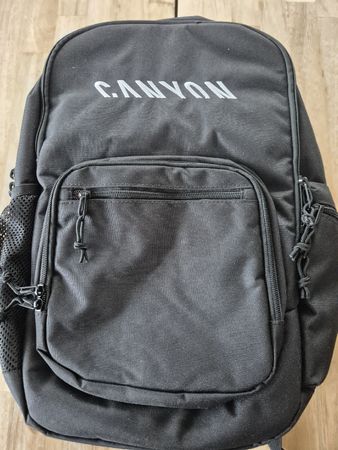 Neuwertiger CANYON Business Rucksack ca 30x48cm