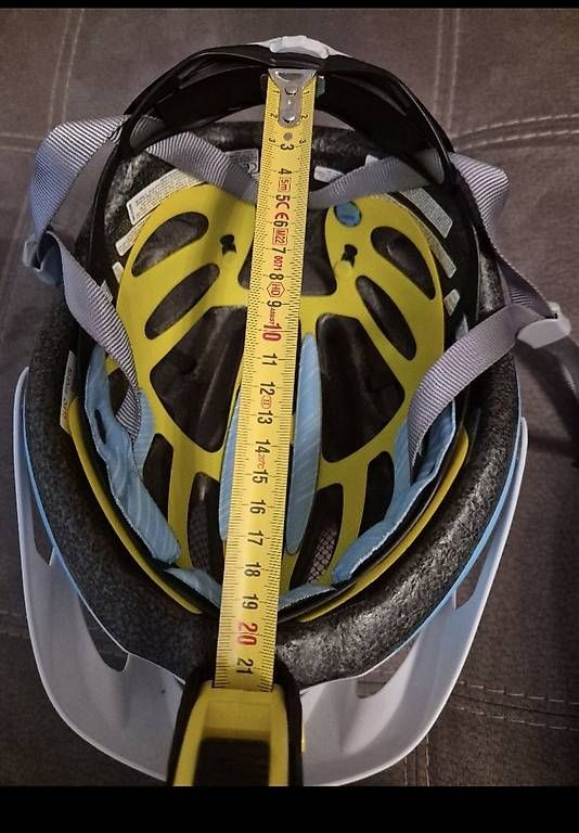 Helme: Velohelm  – Gebraucht aus Staad SG von Anj. 2