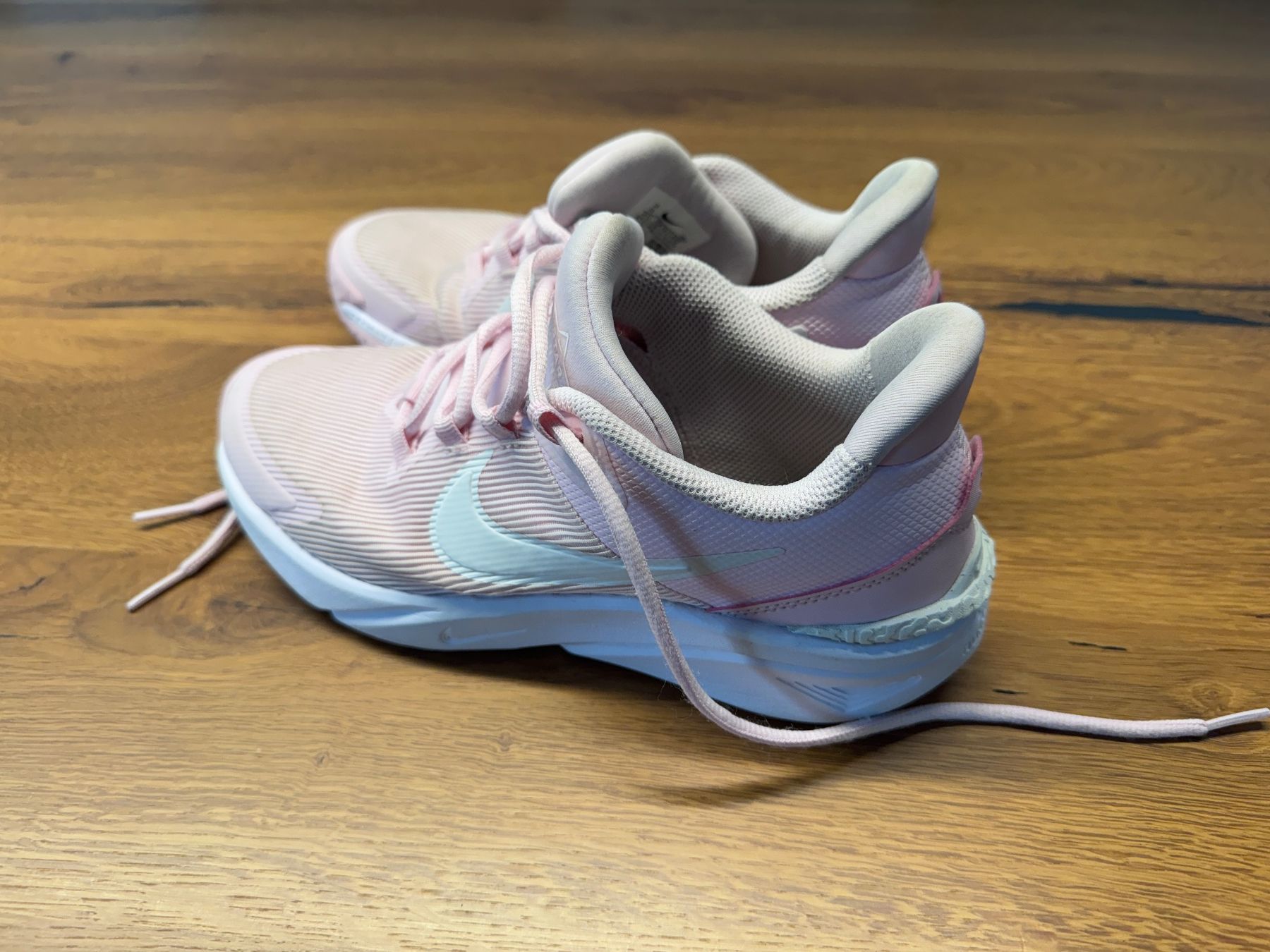 Nike Scarpe per ragazze: Nike STAR RUNNER 4 NN GS – Usato da Rüti ZH venduto da emu1982 1