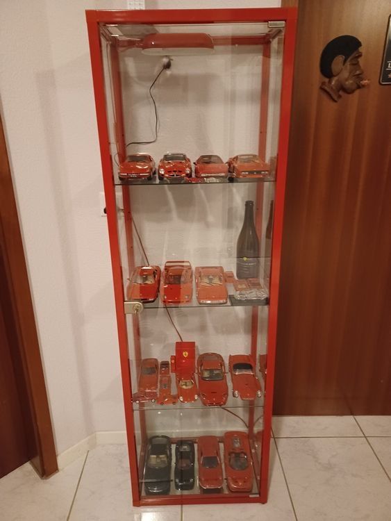 Vetrine: Vitrine en verre/métal rouge – Usato da Lausanne venduto da agu_yhn6