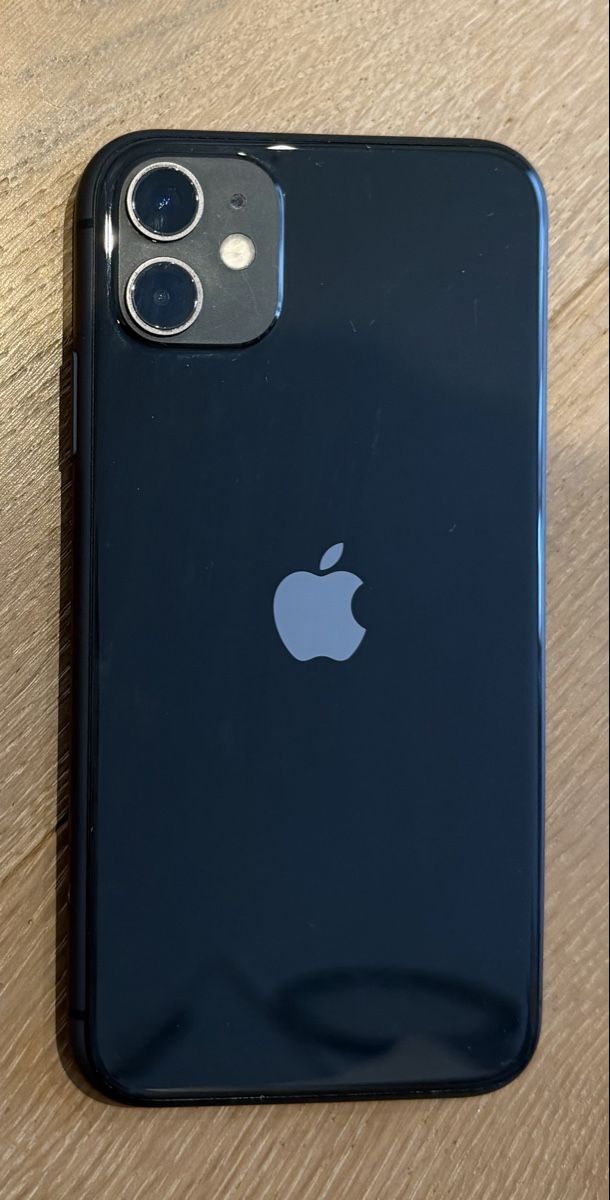 Apple Telefoni cellulari / Smartphones: IPhone 11 64GB schwarz gebraucht – Usato da Meilen venduto da lyn_p2 1
