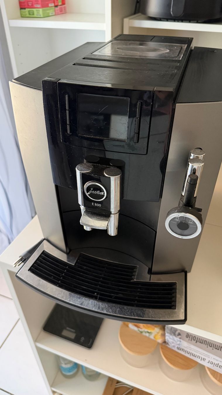 Jura Macchine per caffè & Macchine per espresso: Jura E800 Kaffeevollautomat – Usato da Grenchen venduto da rayx1980