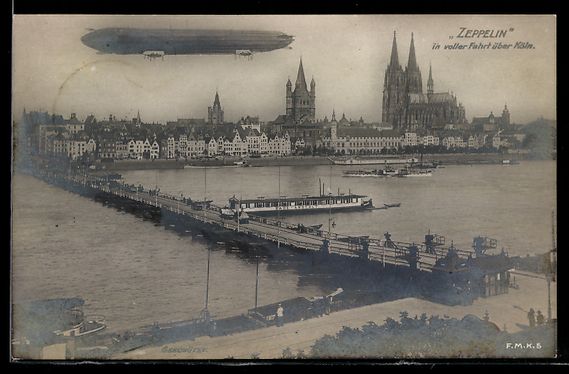 Foto & Poster: Köln, Zeppelin in voller Fahrt über K – Usato da Berlin venduto da bartko-reher