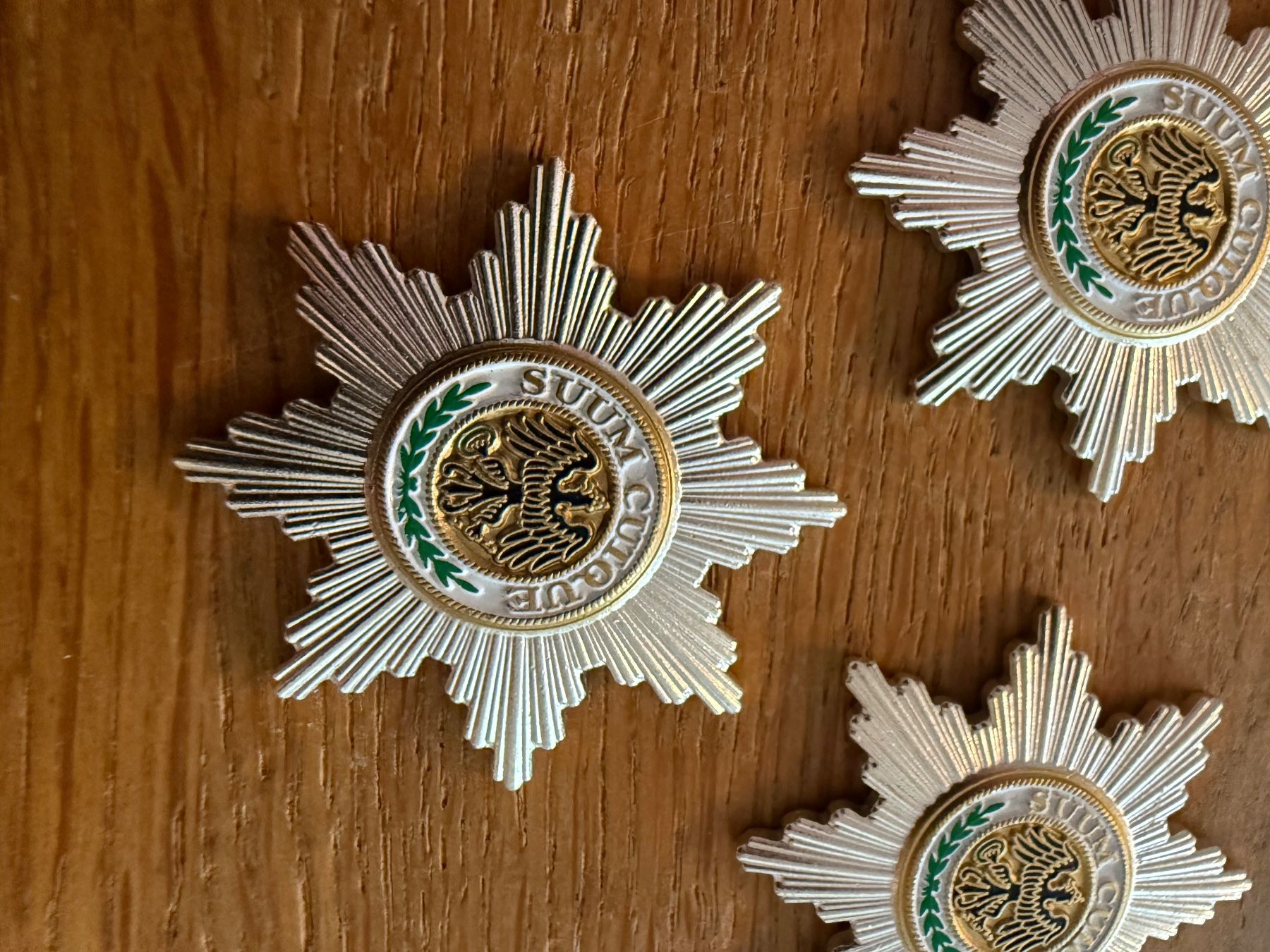 Placchette & Badge: 3 Orden / Ehrenzeichen Adler Abzeichen ?? – Usato da Goldach venduto da Messerguru 6