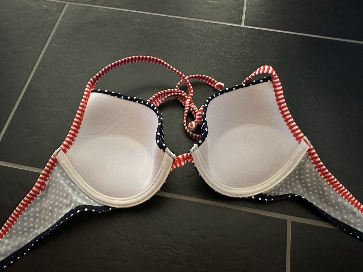 Badekleider & Bikinis: Gepunkteter Bikini Gr. 38, Neckholder, rot weiss blau – Neu (gemäss Beschreibung) aus Niederhasli von R__A 1