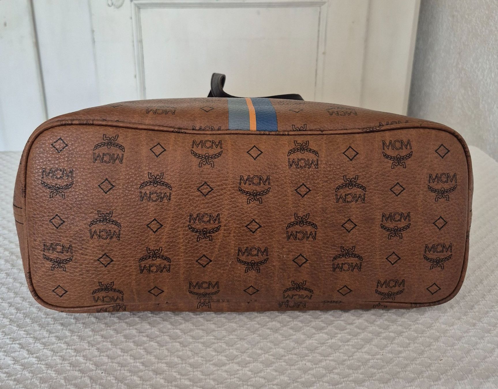 Mcm Borse da donna: MCM Shopper Size M, mit Dogbone-Anhänger – Usato da Dottikon venduto da Pega7 7