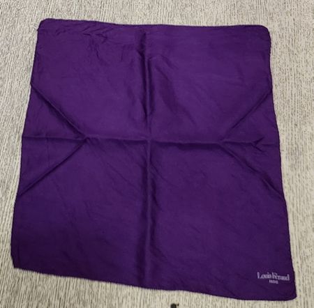 Foulard Louis Feraud Paris violet soie made in Italy 
