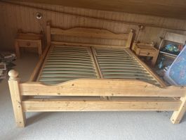 Doppelbett Kiefer massiv mit zwei Nachttischen gebraucht