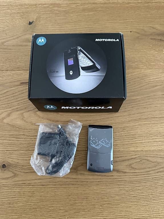 Handys / Smartphones: Motorola Razr V3 – Gebraucht aus  von  2