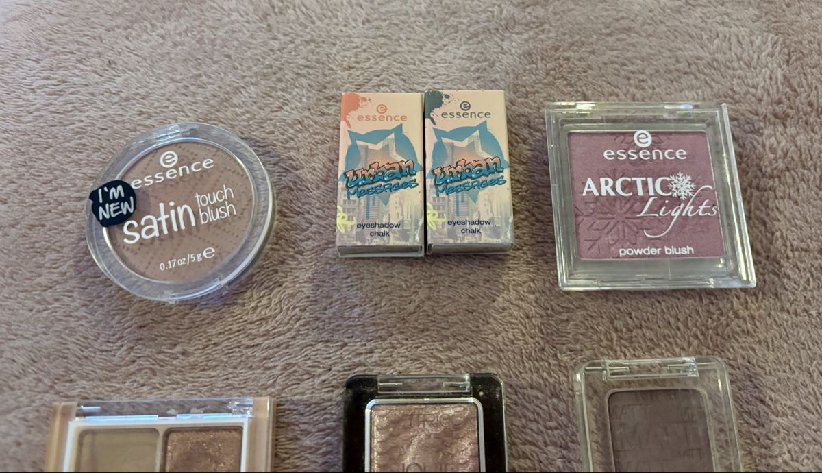 Make-up: Blush/Eyeshadow Mix verschiedene Marken – Gebraucht aus Baden von Tiffany6878 5