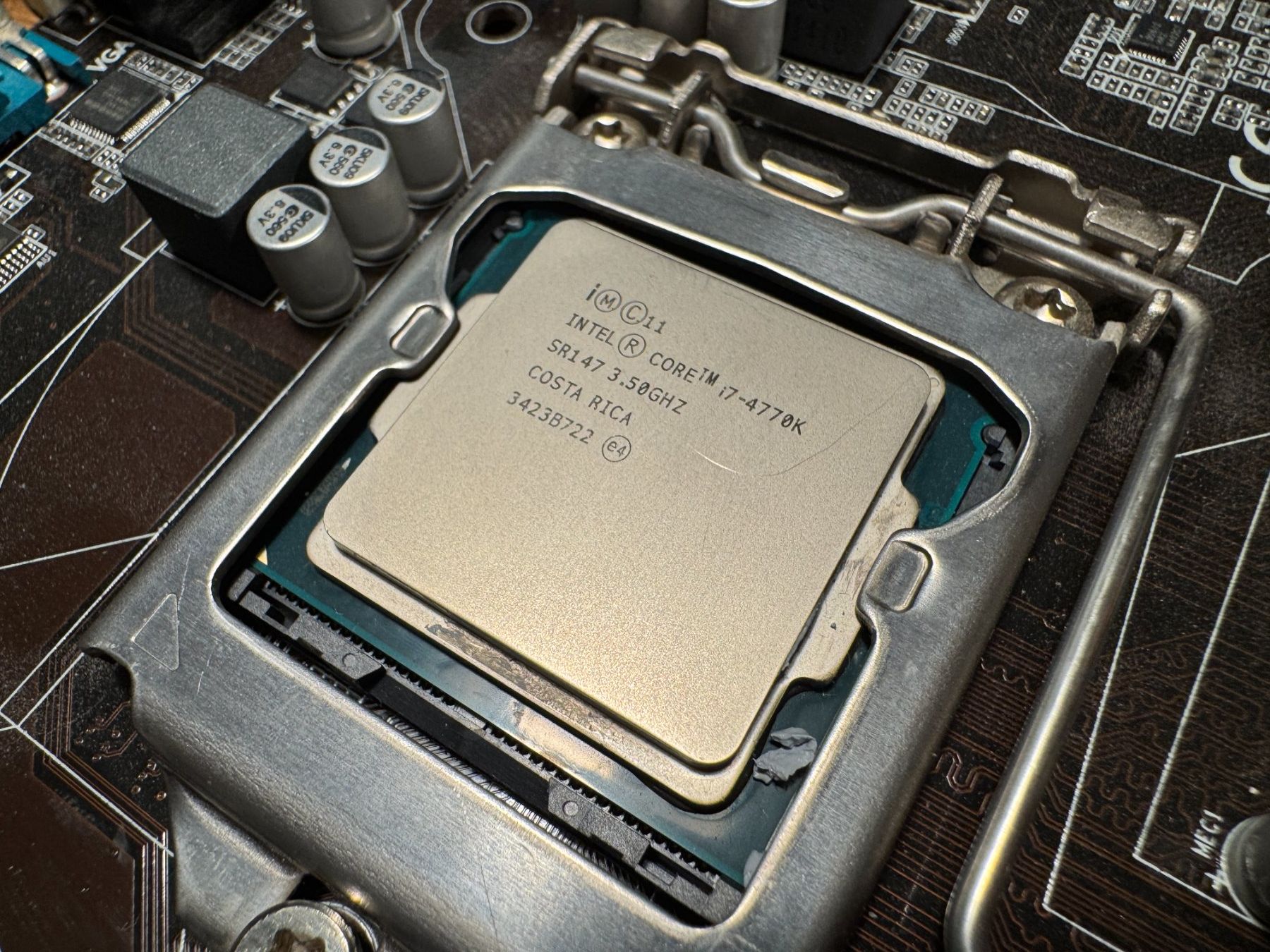 Gigabyte Schede madri: Retro-Mainboard +i7 CPU +RAM +CPU-Lüfter – Usato da Unterkulm venduto da mdd_designs 5