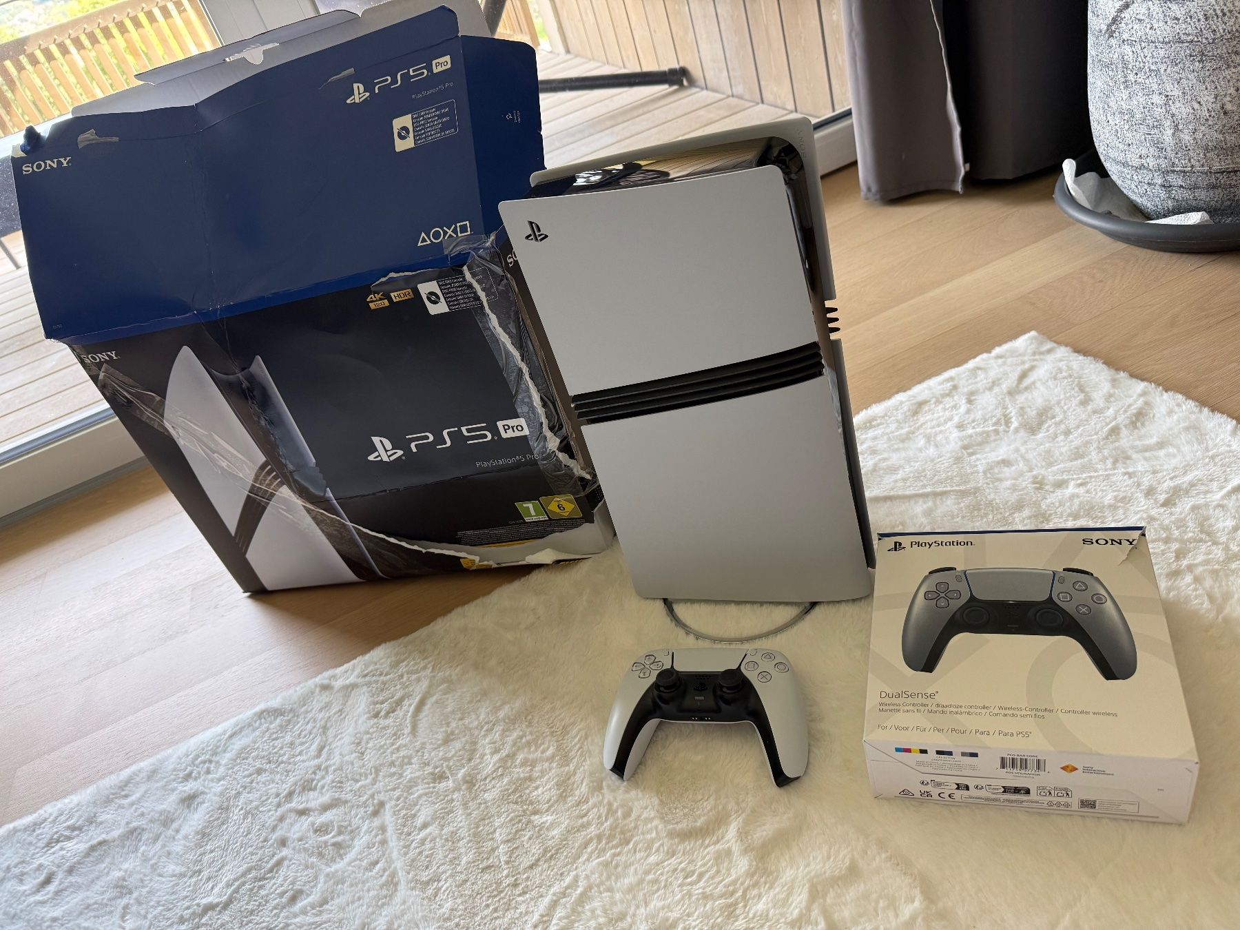 Sony Console: PlayStation 5 Pro mit 2 Controllern OVP – Usato da Untervaz venduto da tom_dj5l 1